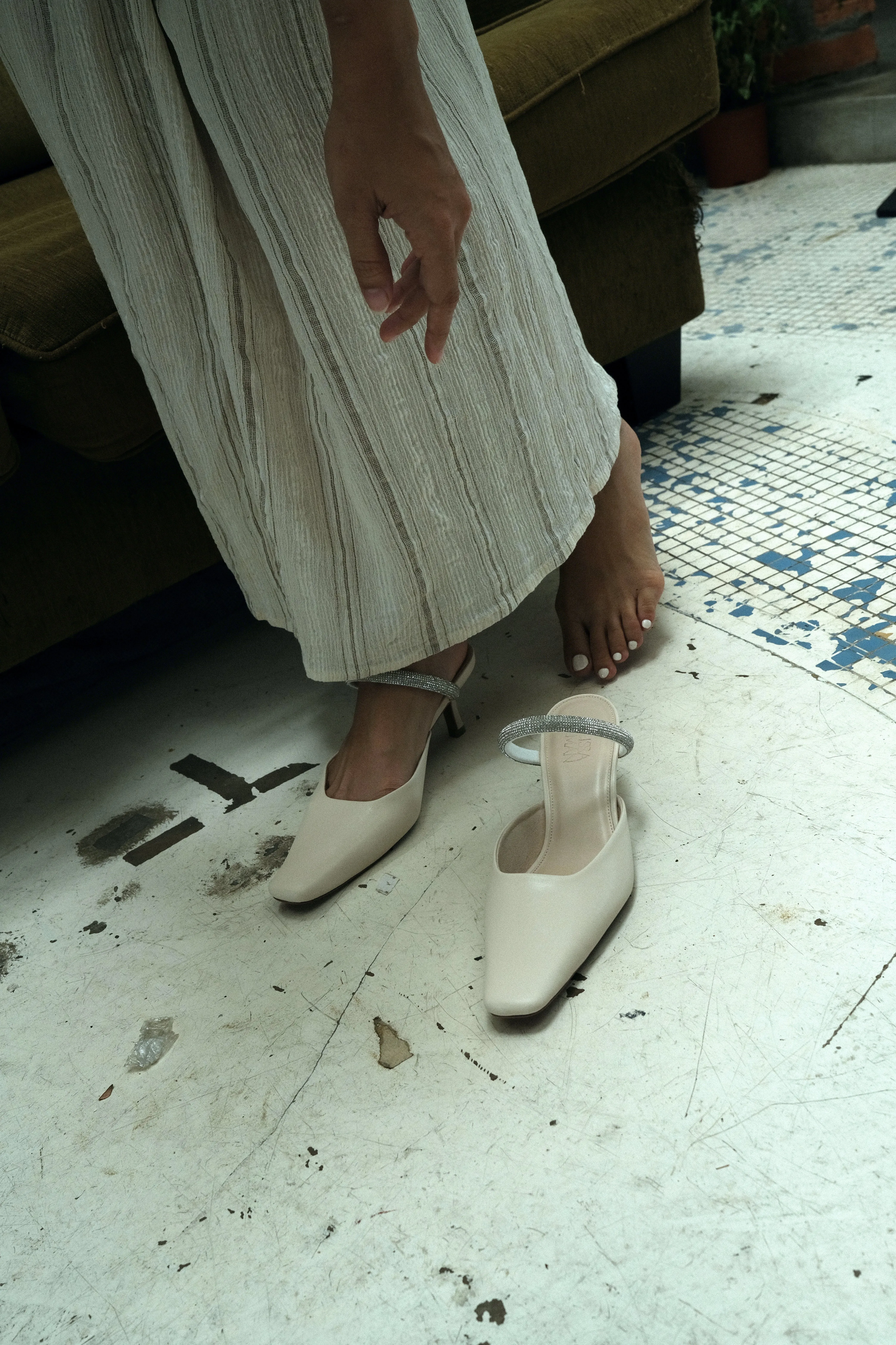 Amore Embellished Strappy Mules (Off White)